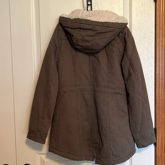 Olive green sherpa lined jacket. Super cute for fall - Picture 2 of 2